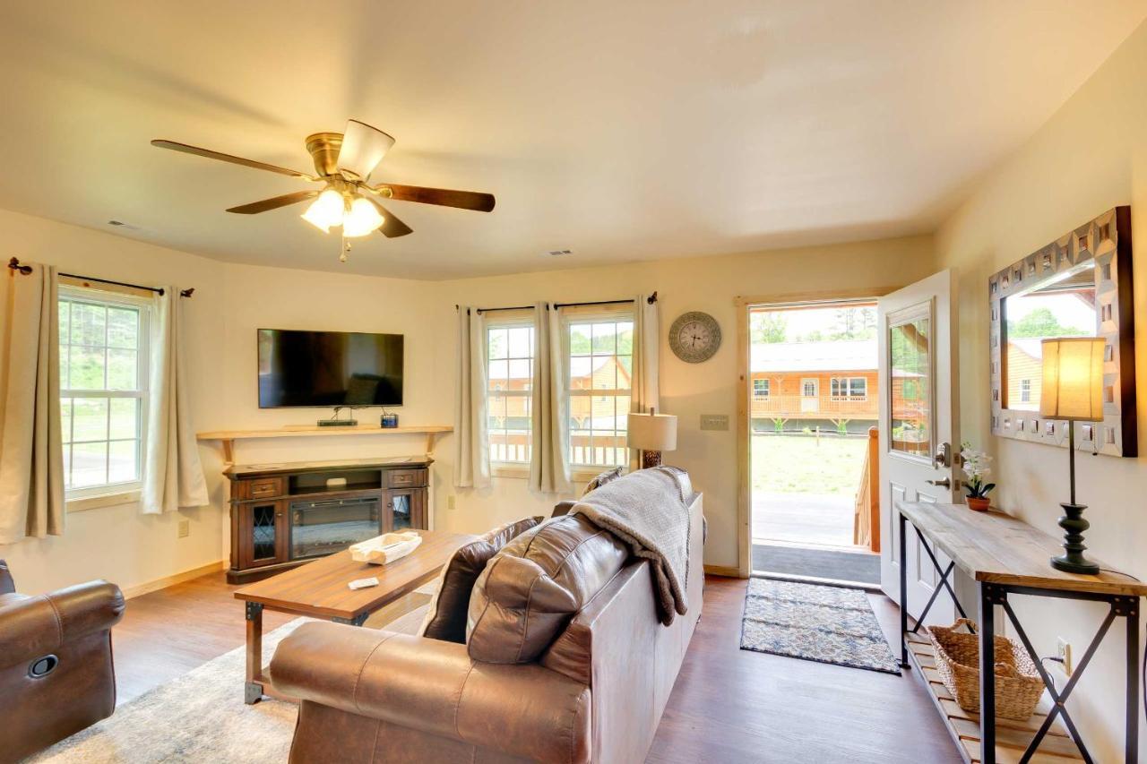 Bears Den Cabin With Porch About 5 Mi To Bryson City! Exterior foto